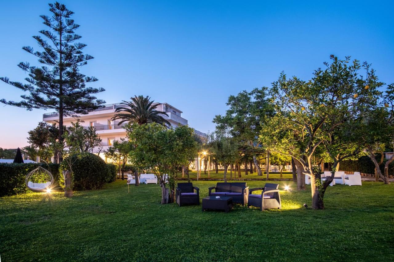 Hotel Alpha Sant'Agnello Esterno foto