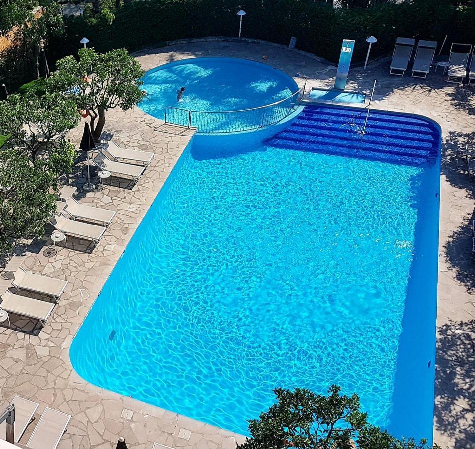 Hotel Alpha Sant'Agnello Esterno foto