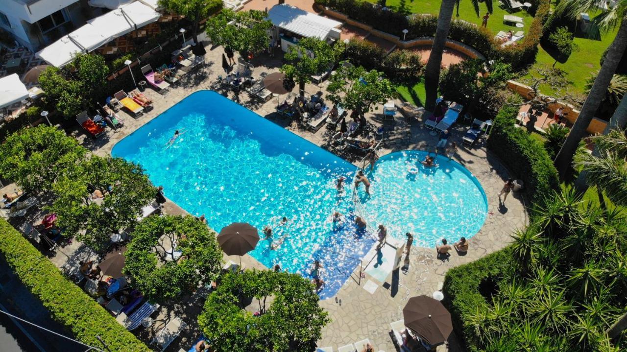 Hotel Alpha Sant'Agnello Esterno foto