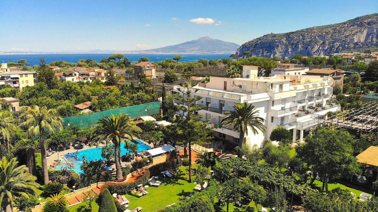 Hotel Alpha Sant'Agnello Esterno foto