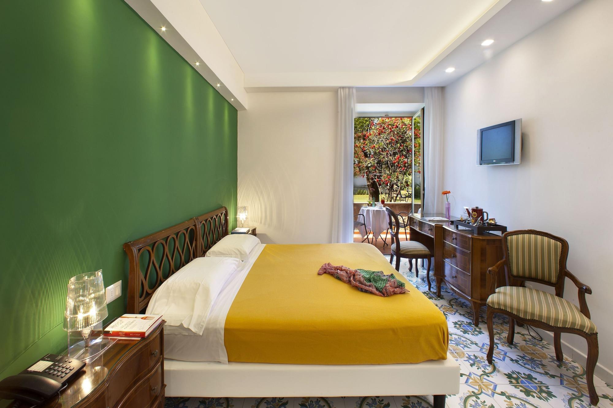 Hotel Alpha Sant'Agnello Esterno foto