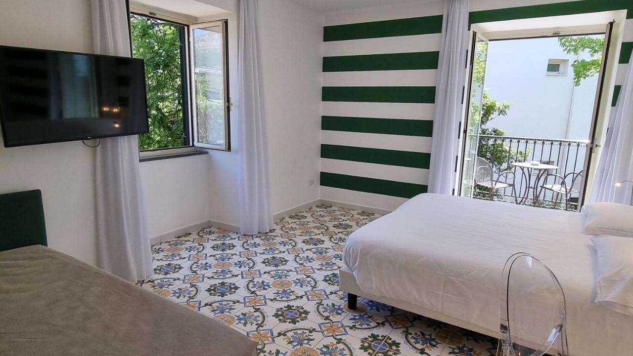 Hotel Alpha Sant'Agnello Esterno foto