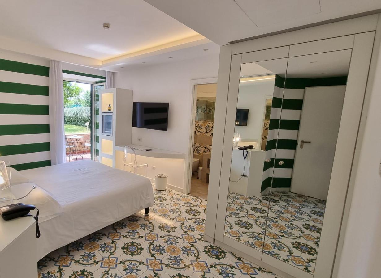 Hotel Alpha Sant'Agnello Esterno foto