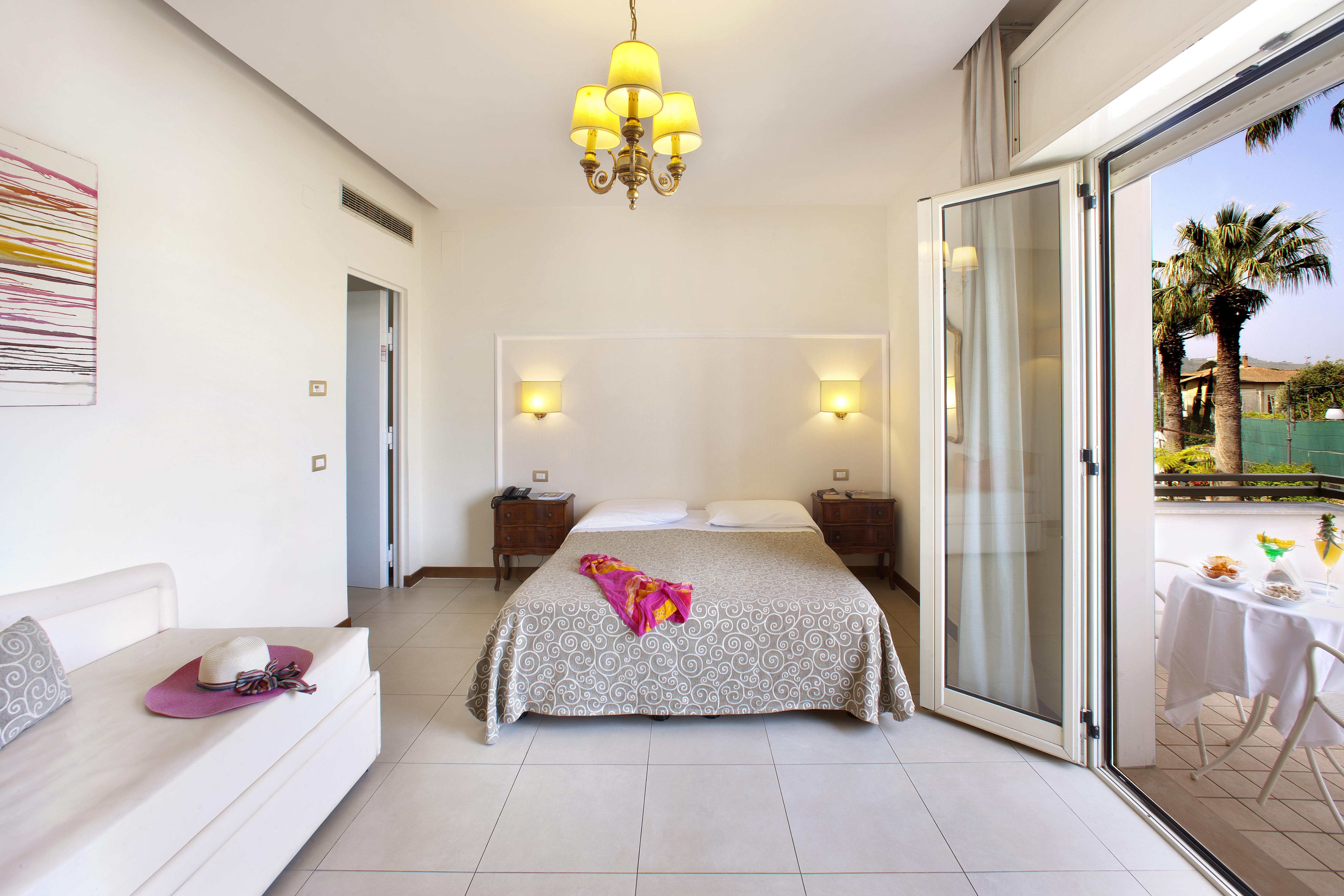 Hotel Alpha Sant'Agnello Esterno foto