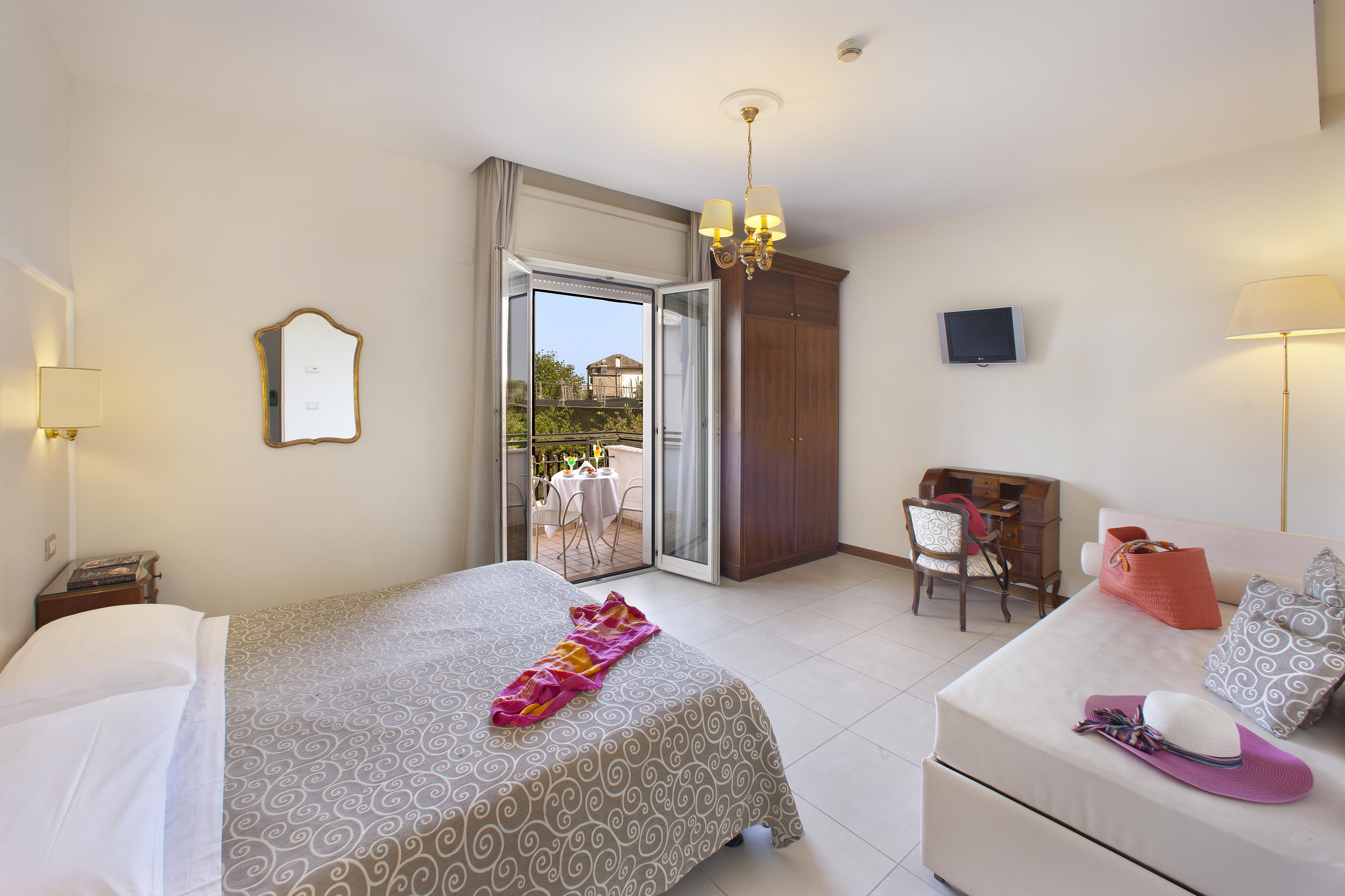 Hotel Alpha Sant'Agnello Esterno foto