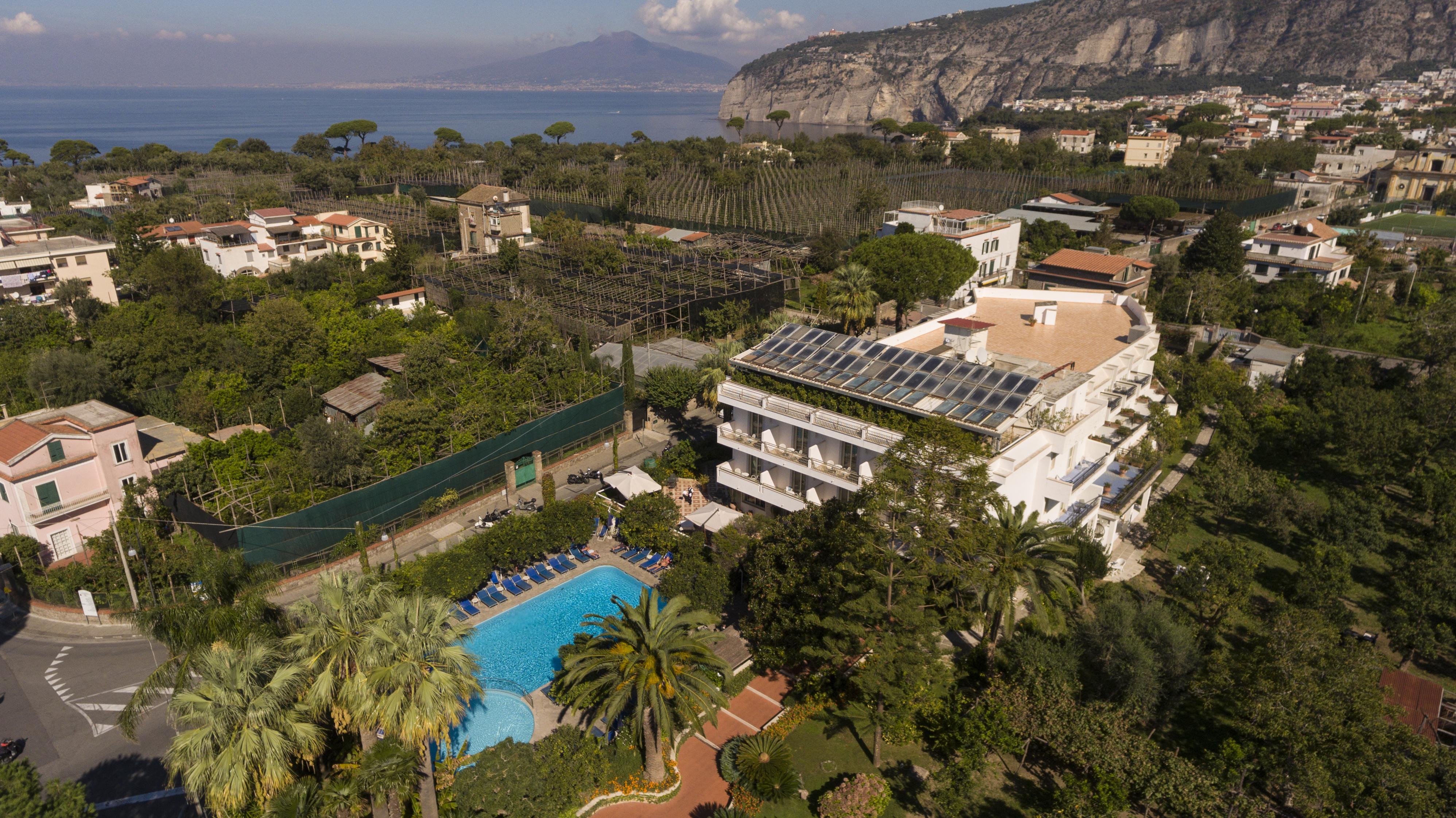 Hotel Alpha Sant'Agnello Esterno foto