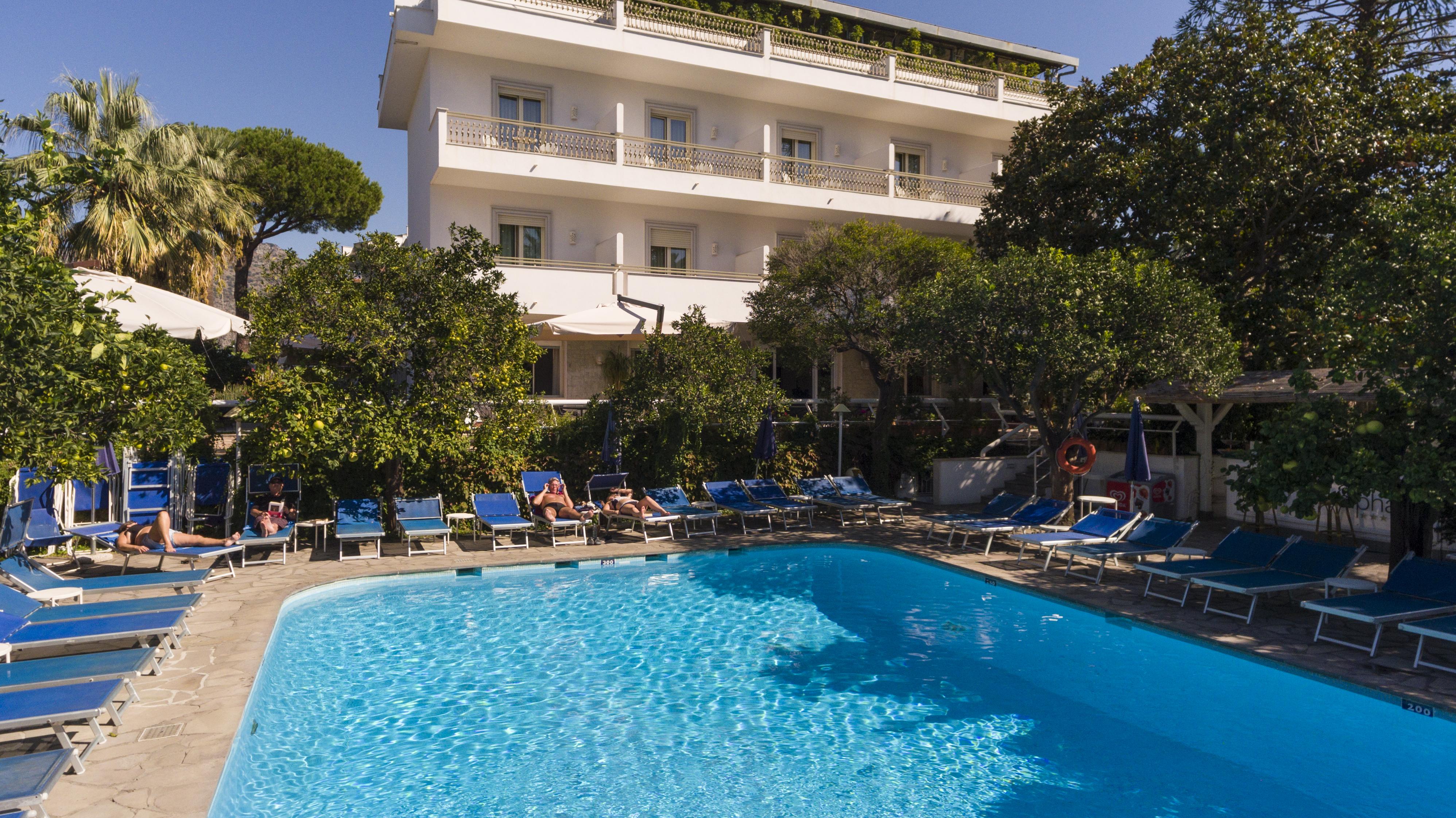 Hotel Alpha Sant'Agnello Esterno foto