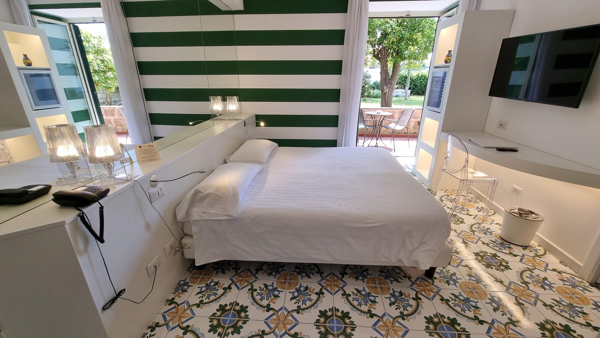 Hotel Alpha Sant'Agnello Esterno foto