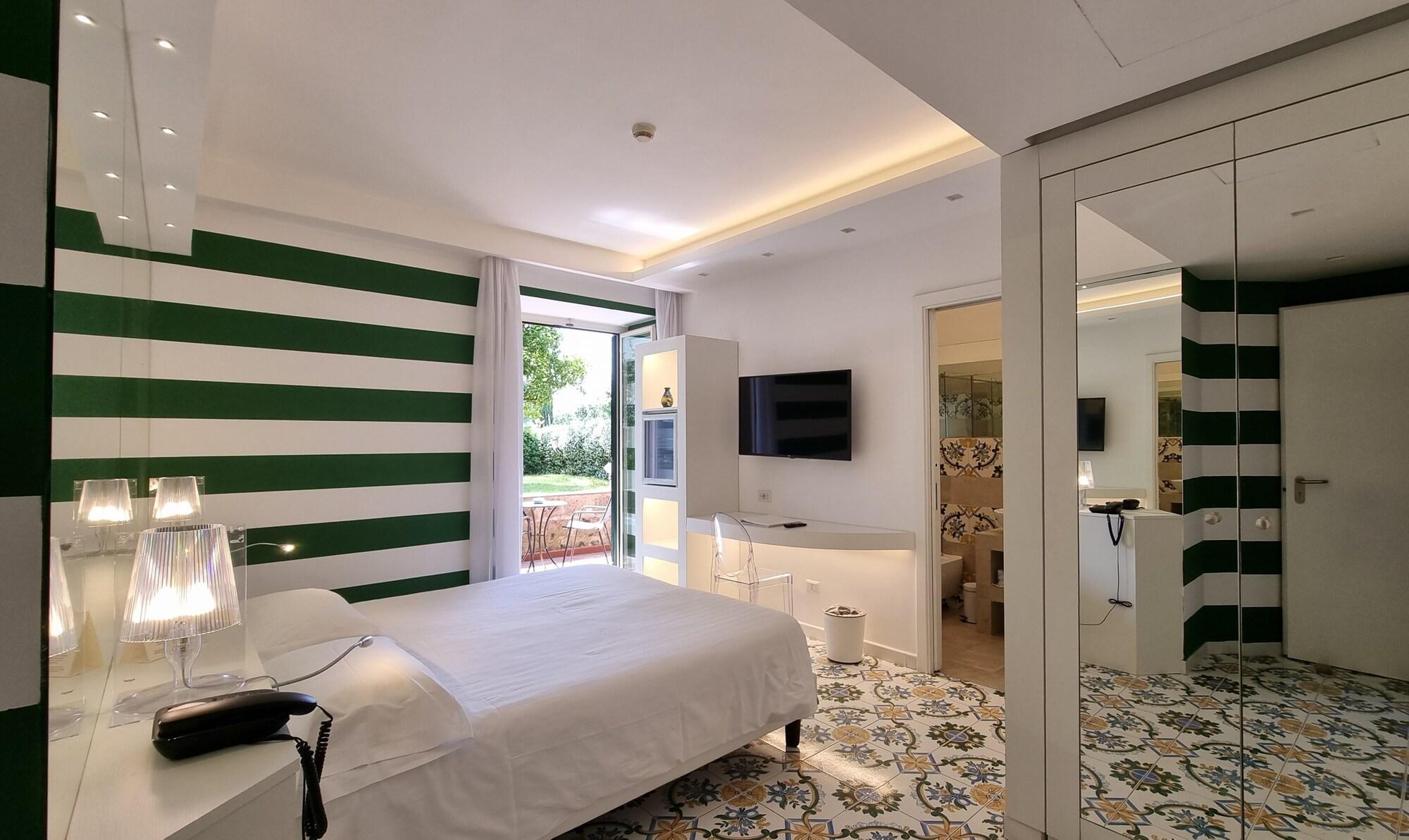 Hotel Alpha Sant'Agnello Esterno foto